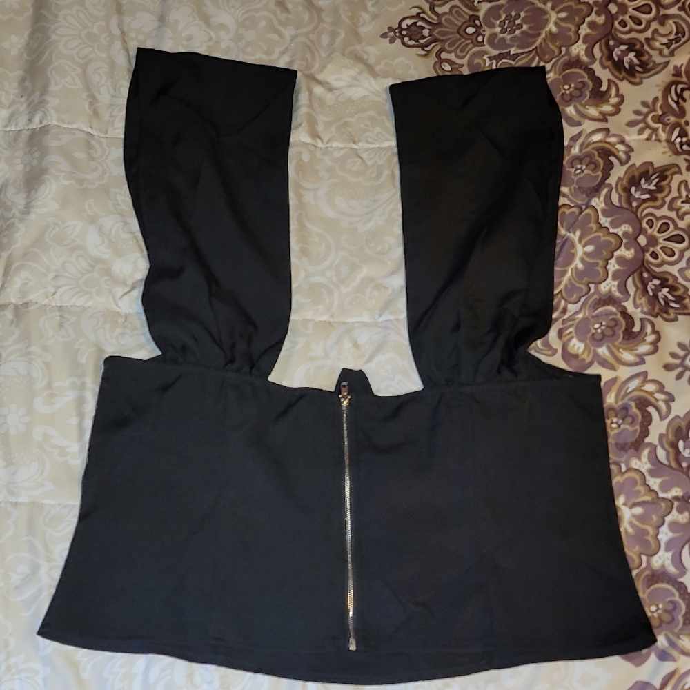 PrettyLittleThing Black Woven Cross Over Zip Top Sz: 20 NWT - Picture 4 of 5